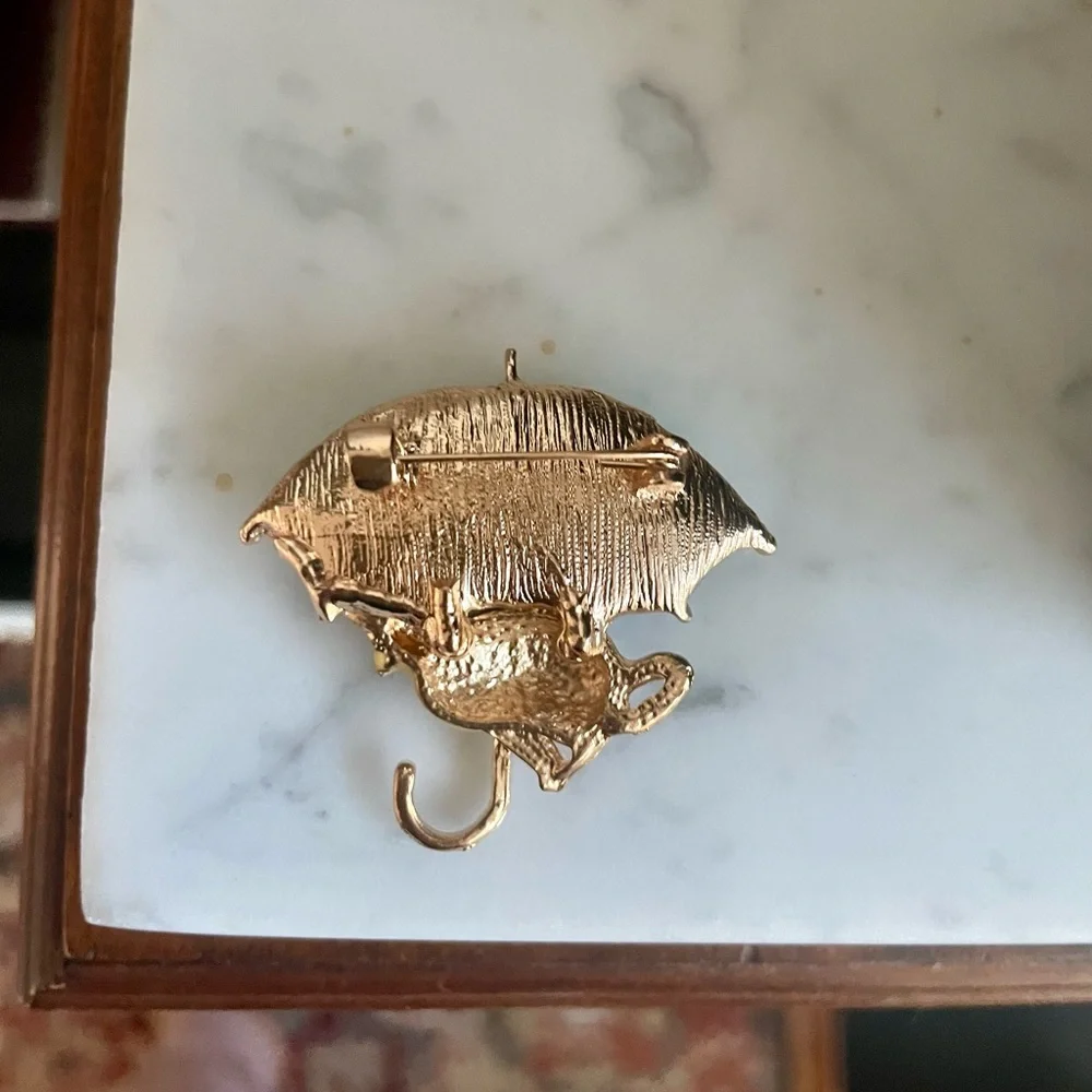 Beautiful Cat Brooch with Blue Umbrella - Picture 2 of 2